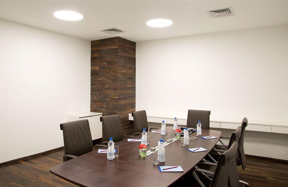 Springs Hotels And Spa Bangalore Perniagaan gambar