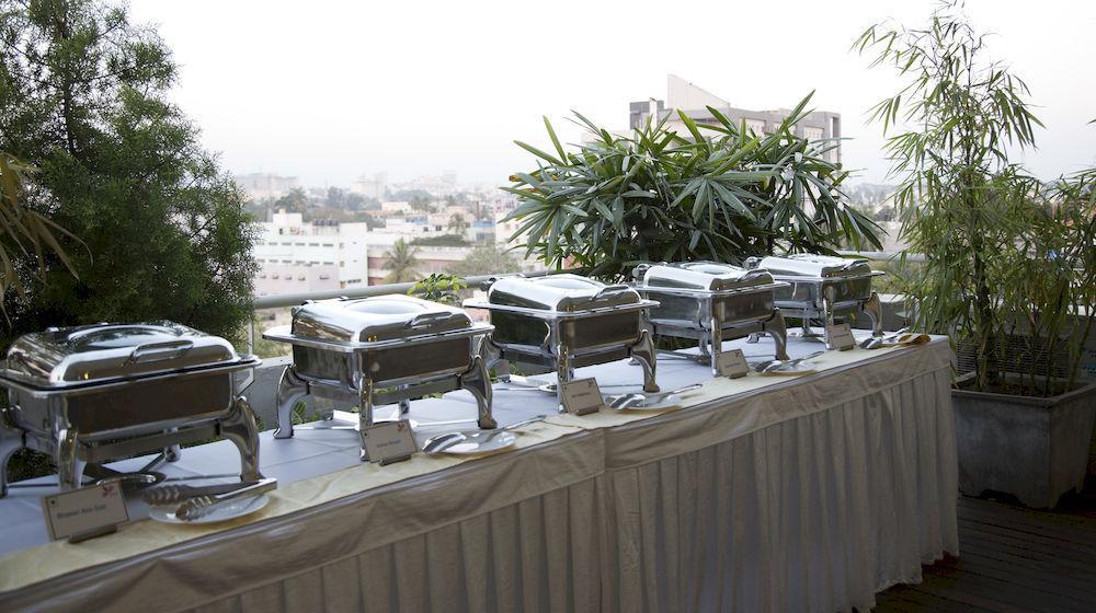 Springs Hotels And Spa Bangalore Luaran gambar