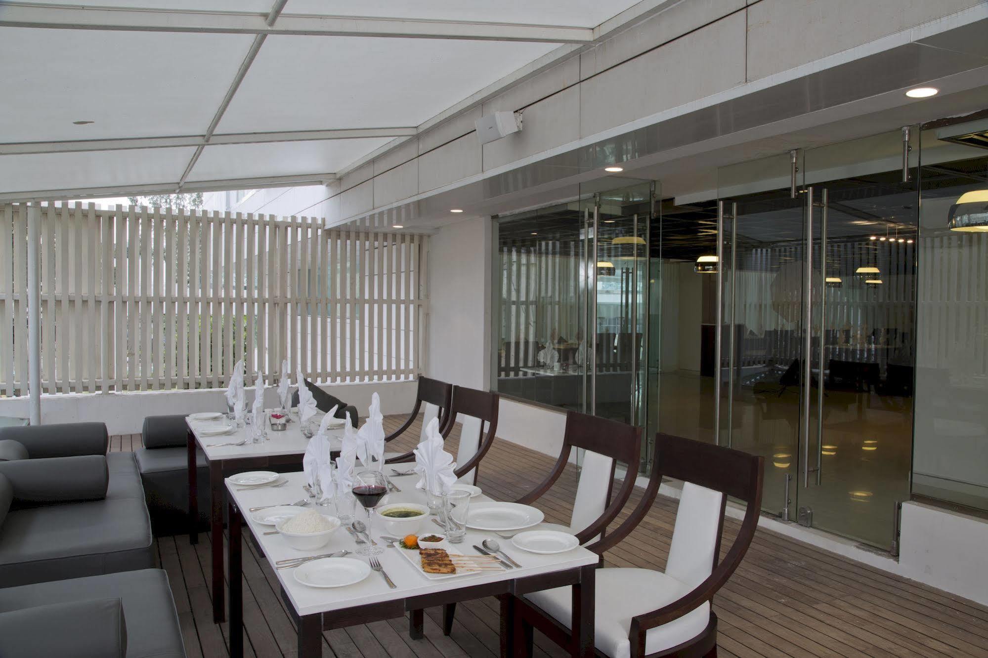 Springs Hotels And Spa Bangalore Luaran gambar