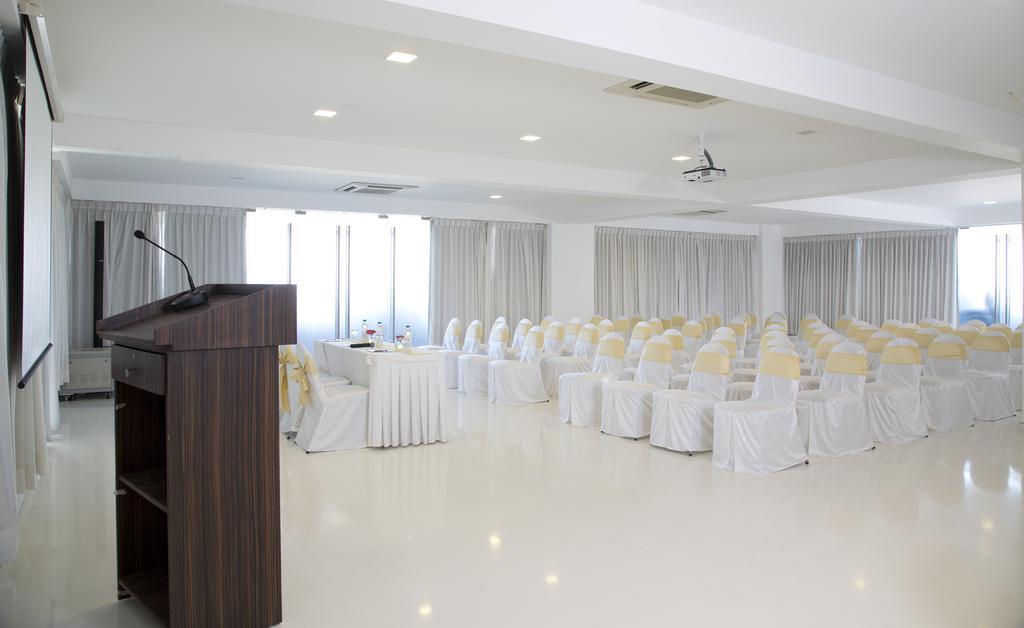 Springs Hotels And Spa Bangalore Luaran gambar