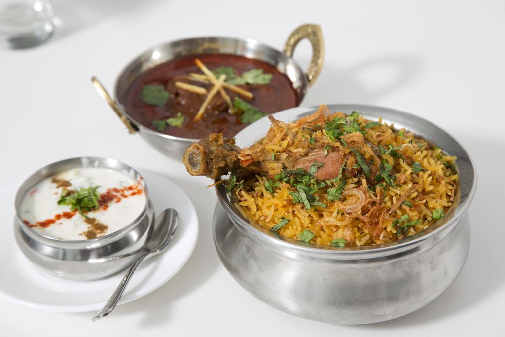 Springs Hotels And Spa Bangalore Luaran gambar