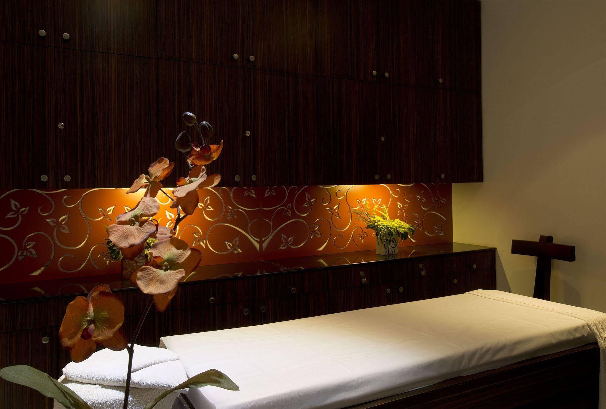 Springs Hotels And Spa Bangalore Luaran gambar